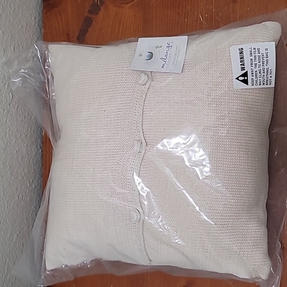 MELANGE COLLECTION GNOME HOLIDAY KNIT PILLOW 12 INCH SQUARE - Picture 3 of 6